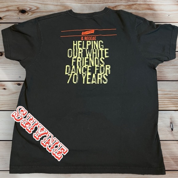 Red stripe  T Shirt  Funny - good condtion -  Fits smaller than Xl - Picture 1 of 3